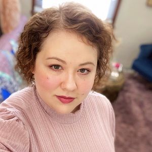 Meet your Posher, Abigail